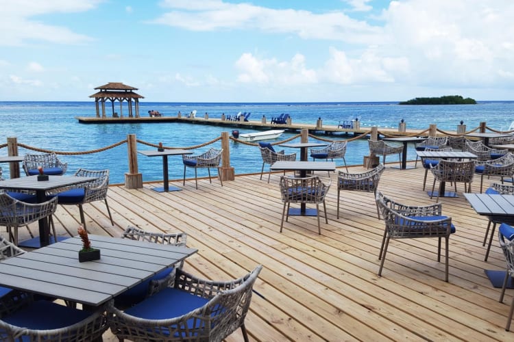 Canoa Deck and Mediterranean cuisine